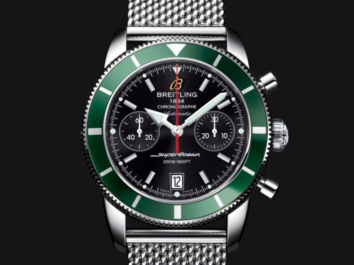 The woven bracelet makes green bezel this fake Breitling watch with a special charm.