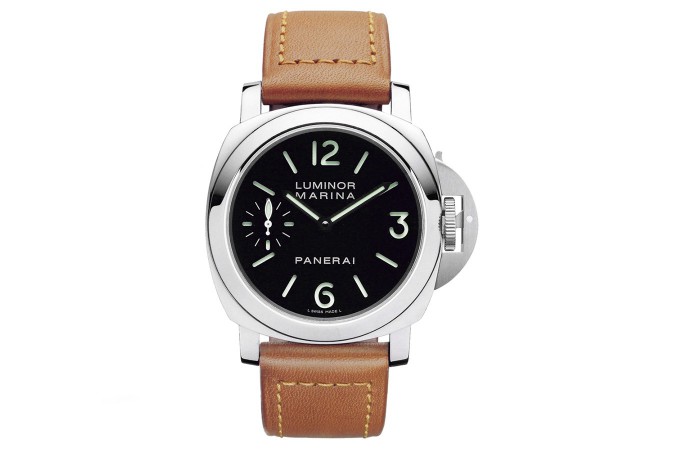 With the popularity of large-sized watches, these fake Panerai watches also have become more and more popular, even for a lot of women.