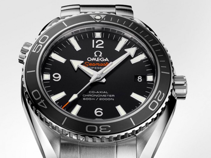 This replica Omega watch with stylish design style can be said as suitable for any occasions.