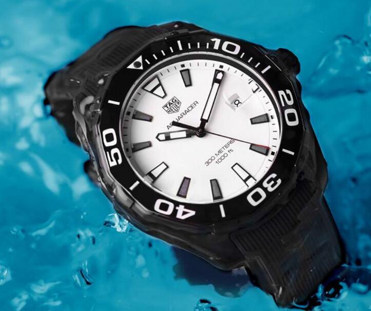 Classic Black-White Color-Matching : UK Cheap TAG Heuer Aquaracer Replica Watch