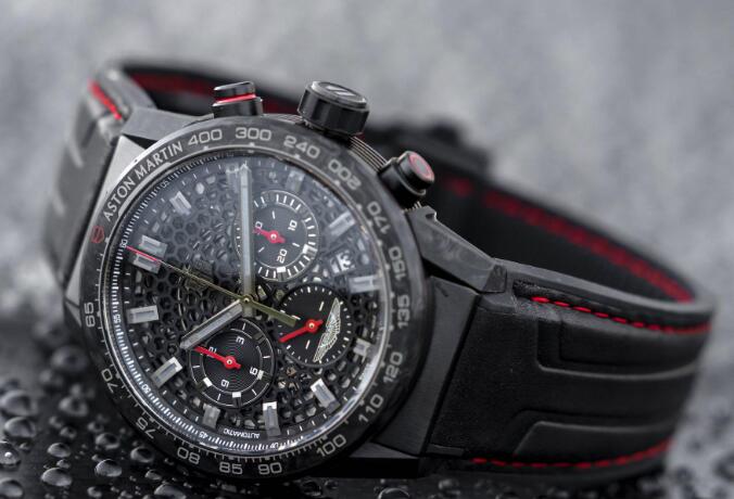 The design of this TAG Heuer is in line with the Aston Martin DBS Superleggera.